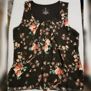 Sleeveless New York and company top